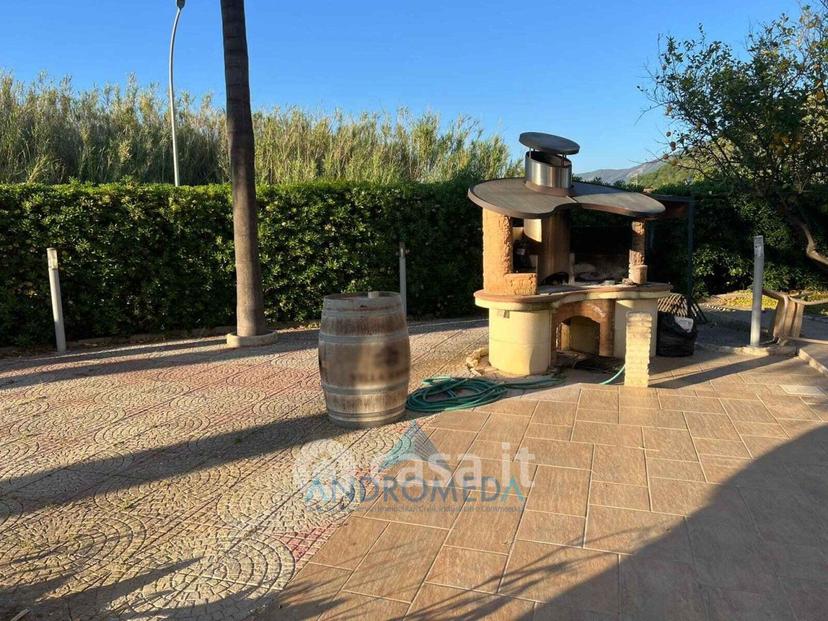 Villa in Via Domiziana — foto 9 di 27