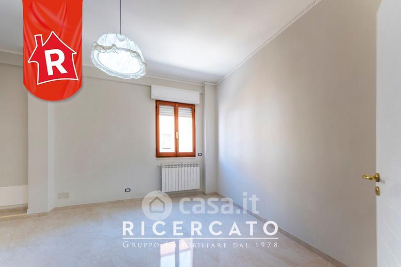 Quadrilocale in Via Francesco Petrarca 11 — foto 30 di 52