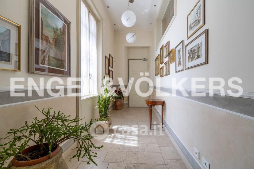 Villa in Corso Leonardo da Vinci — foto 10 di 39