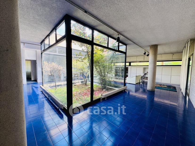 Villa in Via Giosuè Carducci 20 a — foto 38 di 182