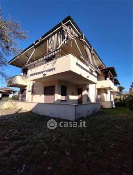 Trilocale in Via Giacomo Matteotti 554 — foto 10 di 36