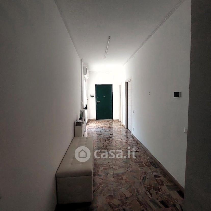 Stanza in Via Vittorio Veneto 1 — foto 6 di 21