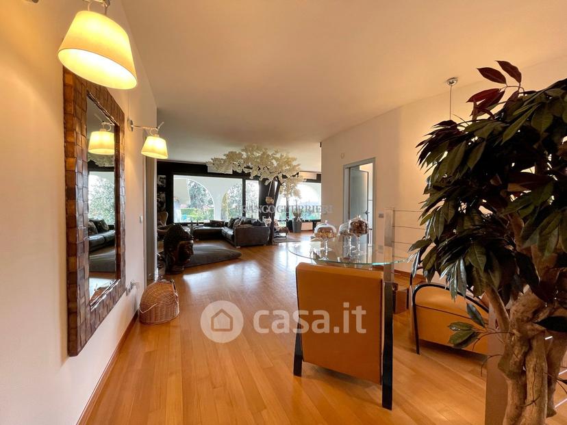 Villa in Via Alcide de Gasperi — foto 12 di 38