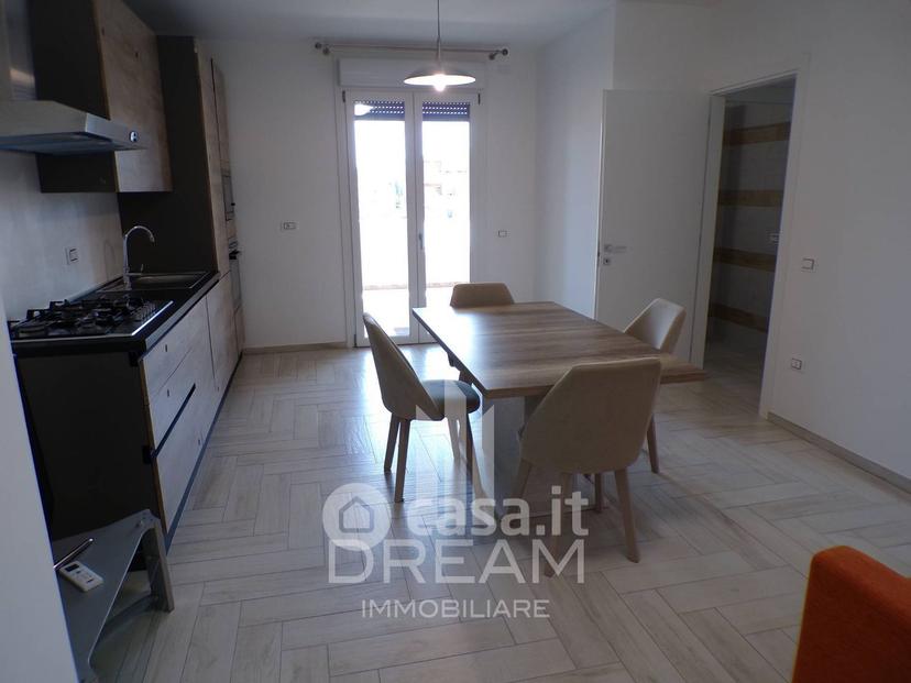 Trilocale in Via Ungheria 79 — foto 23 di 26