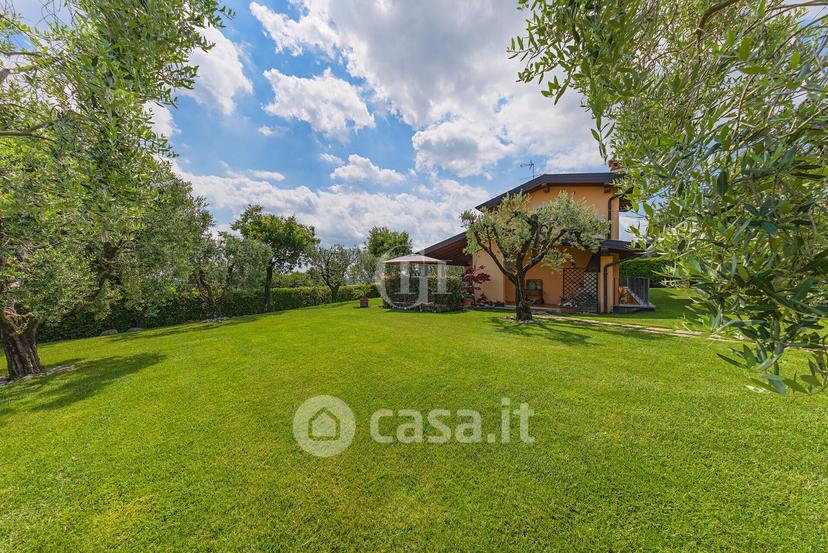 Villa in Via Sirmione 1 — foto 10 di 33