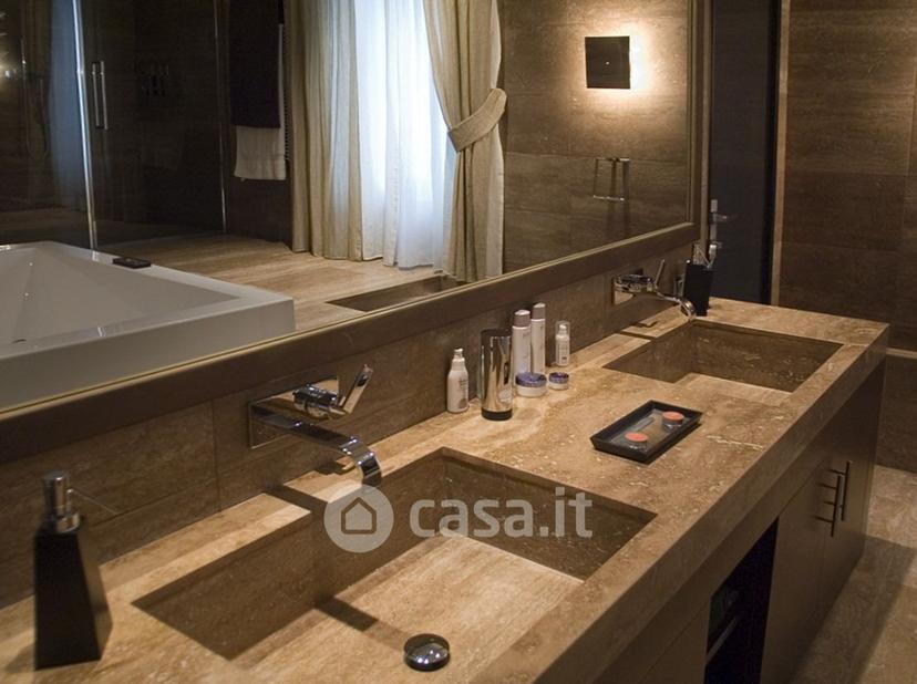 Villa in Via Alessandro Manzoni — foto 15 di 54
