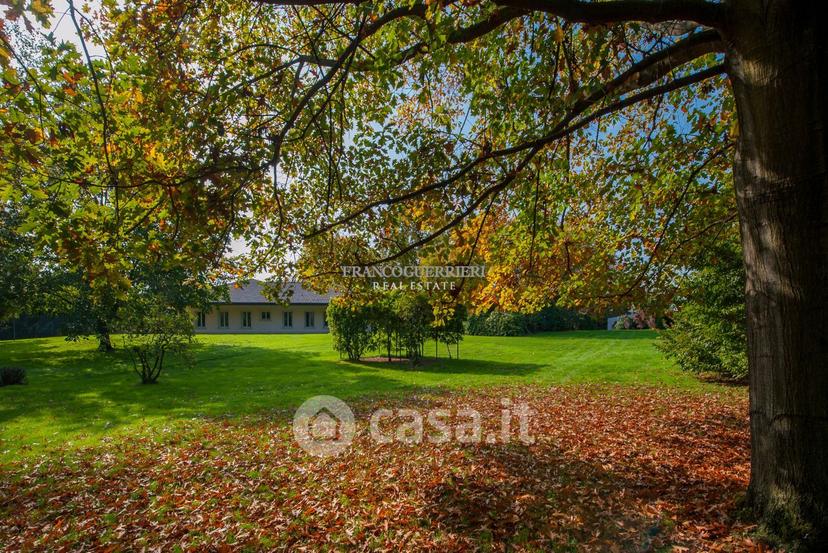 Villa in Via Alcide de Gasperi — foto 3 di 45