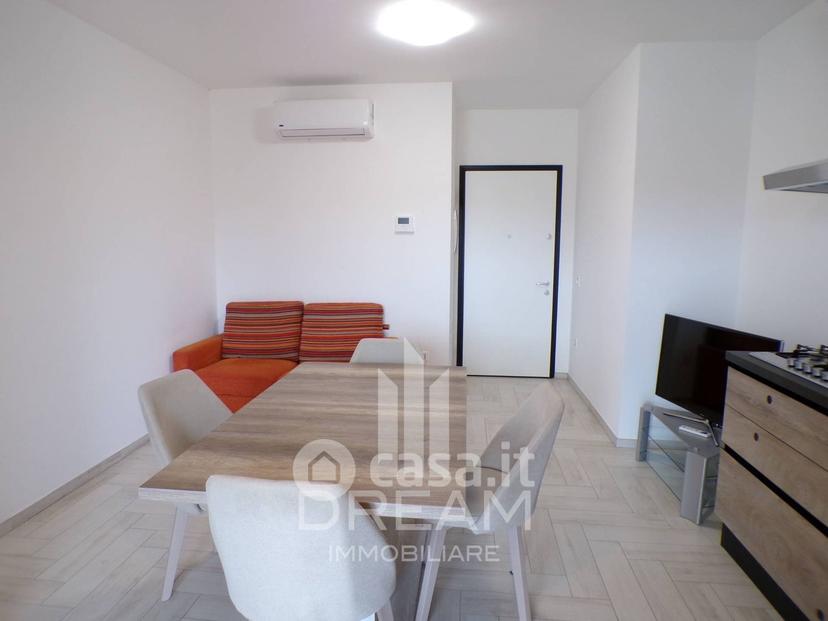 Trilocale in Via Ungheria 79 — foto 15 di 26