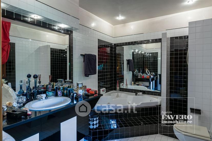 Villa in Piazza G. Marconi 28 — foto 33 di 54
