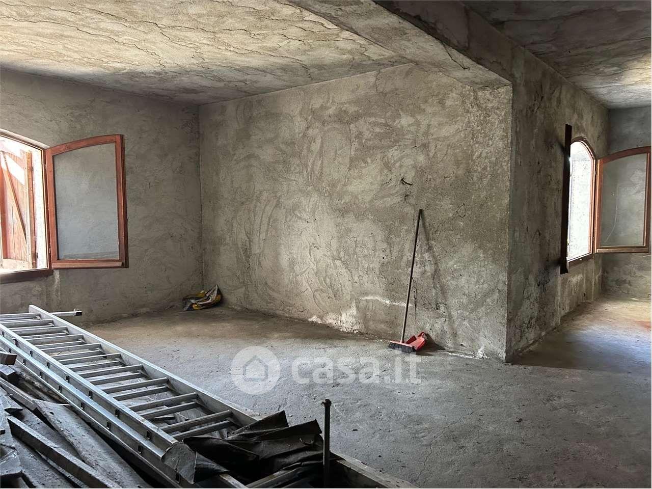 Villa in Via degli Alpini 1