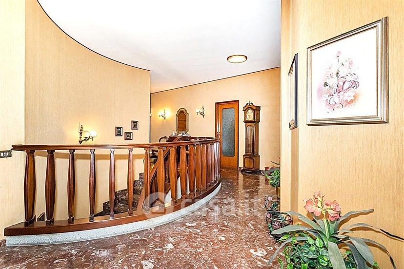 Villa in Via Spluga 32 — foto 18 di 38