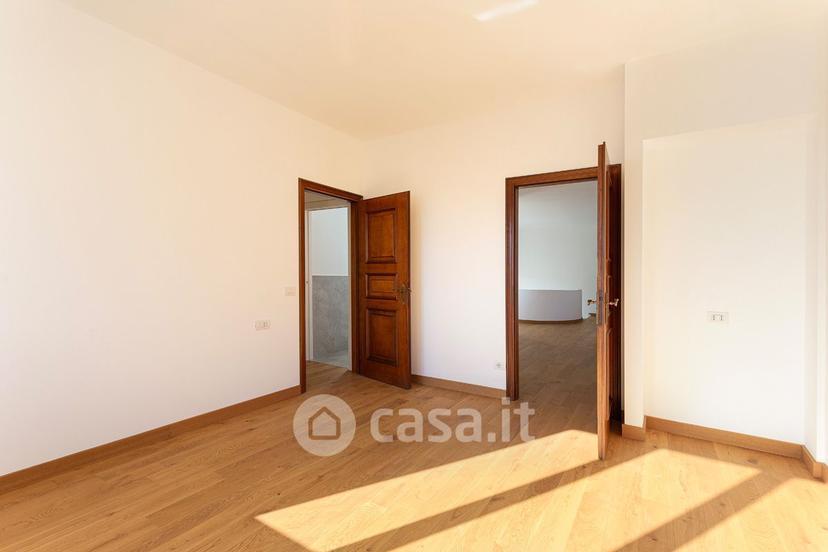 Villa in Via Angelo Cantoni 12 — foto 9 di 53