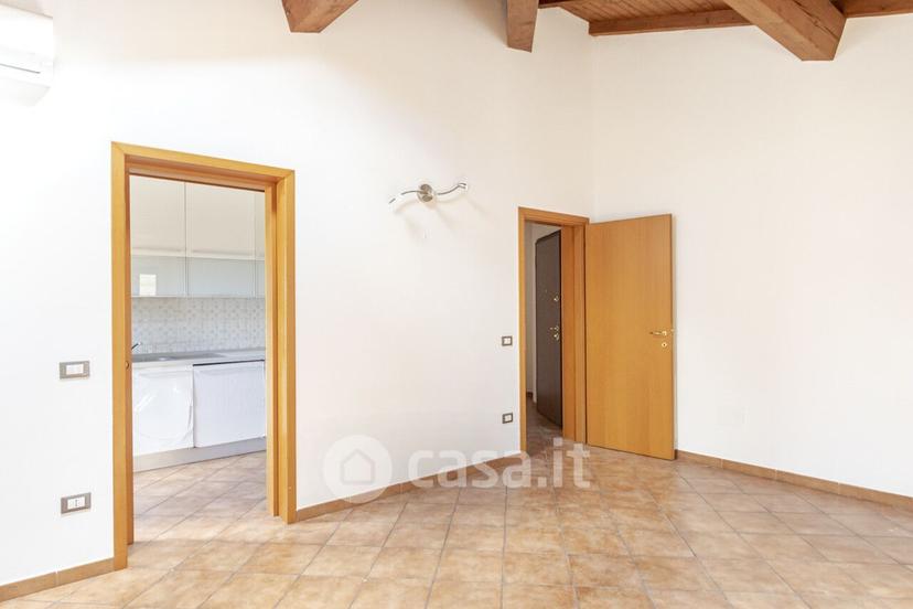 Trilocale in Via Bonvicini Adolfo 2 — foto 17 di 32