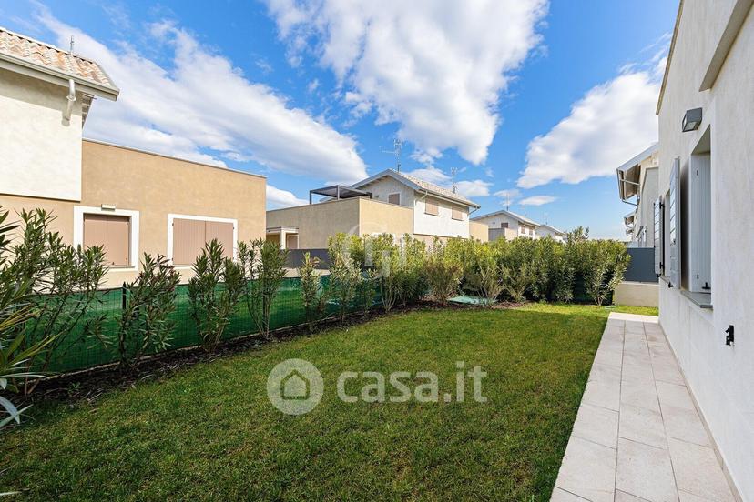 Villa in Via Bottego 2 — foto 23 di 51