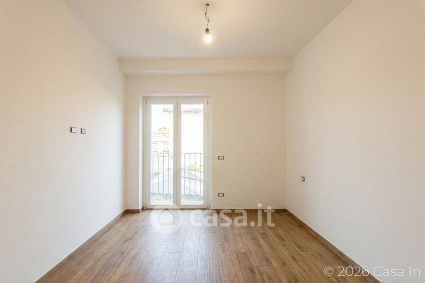 Trilocale in Via Pavia 33 — foto 10 di 21