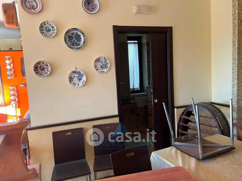 Villa in Via Domiziana — foto 5 di 27