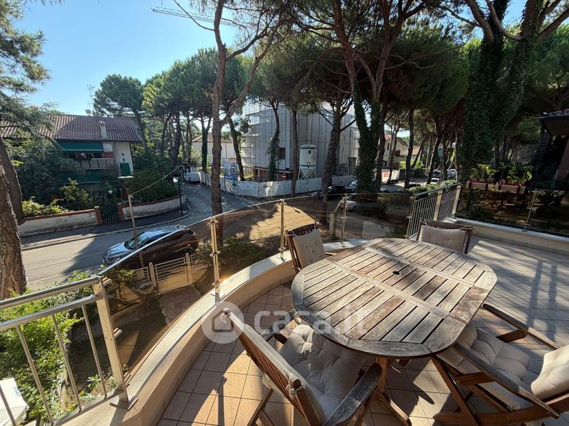 Quadrilocale in Viale Capua 2 R — foto 7 di 32