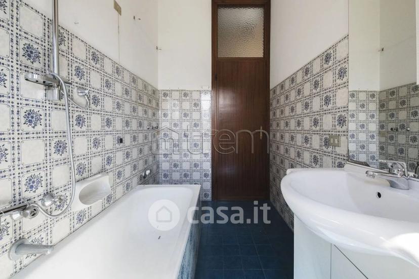 Trilocale in Via Pace 7 — foto 16 di 33