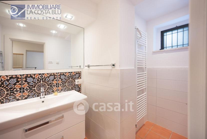 Villa in Via Alessandro Manzoni — foto 8 di 53