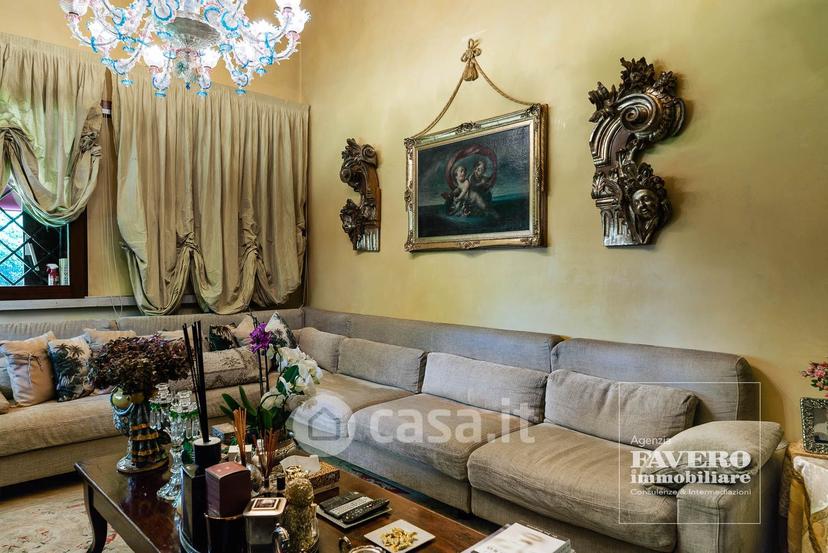 Villa in Piazza G. Marconi 28 — foto 17 di 54