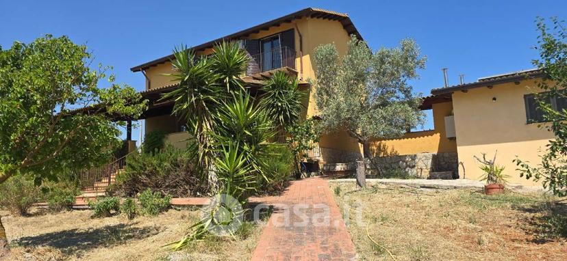 Villa in Via Salto d'Angiò — foto 8 di 25