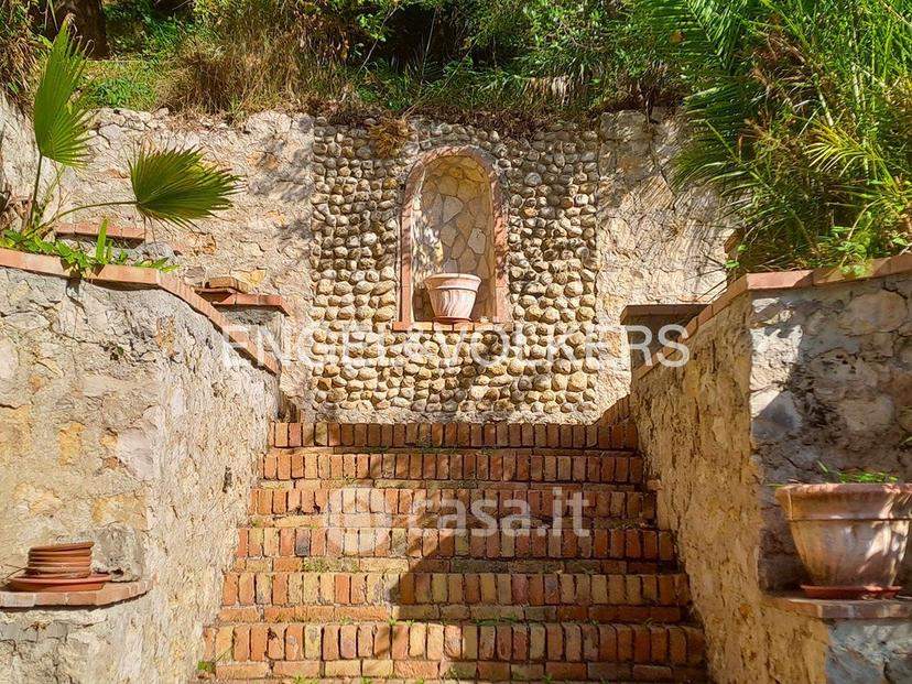 Villa in Via Antonio Sebastiani — foto 11 di 25