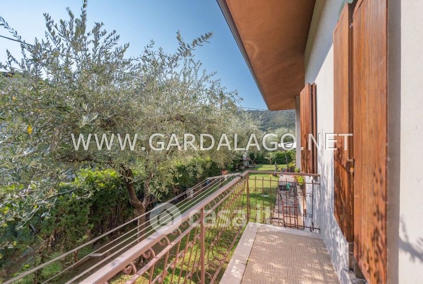 Villa in Via Carlo G. Battistoli — foto 14 di 37
