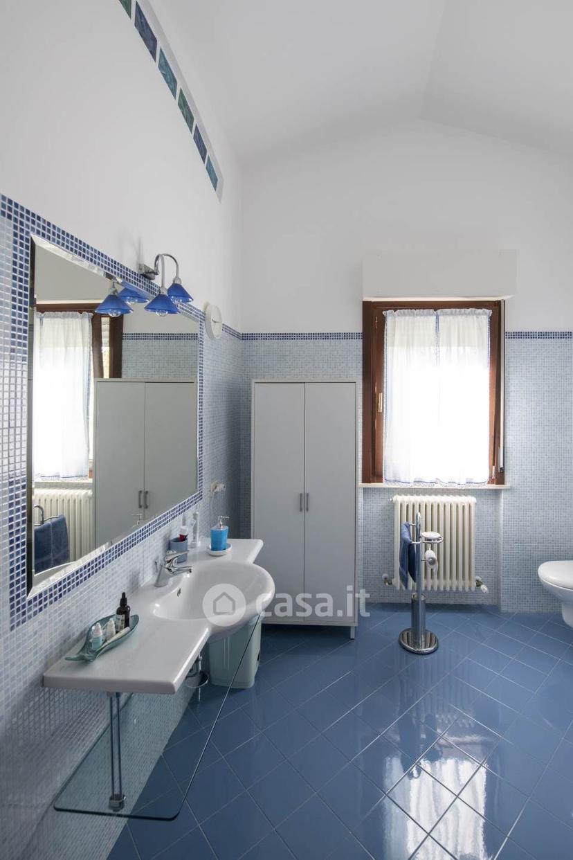 Villa in Via G. Brodolini 49 — foto 2 di 52