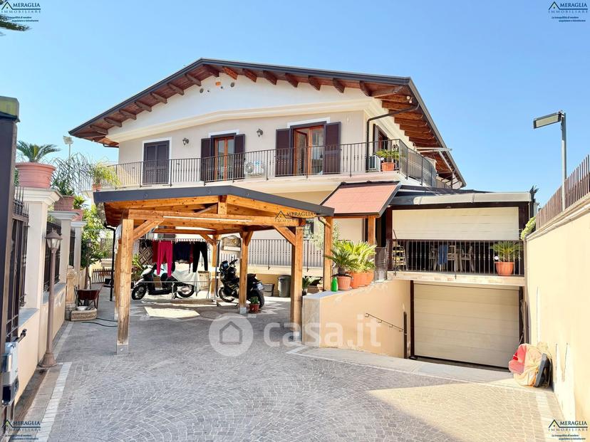 Villa in Via Vittorio Emanuele 129 — foto 8 di 32