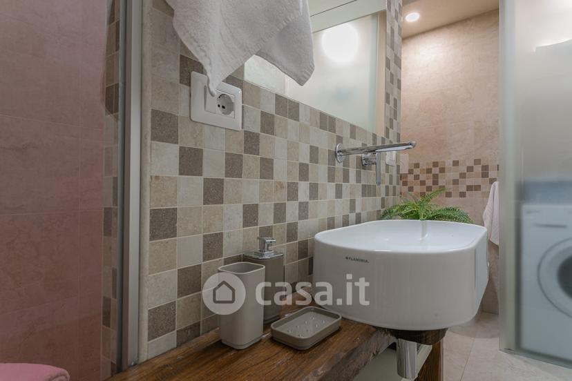 Monolocale in Via Sant'Antonio Abate — foto 7 di 17
