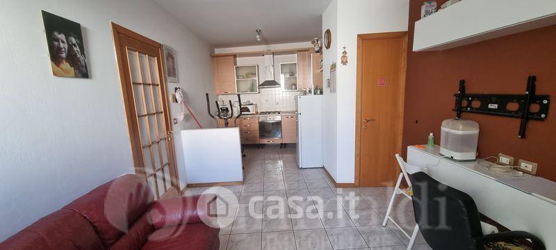Trilocale in Via Enrico Mattei 27 — foto 12 di 25