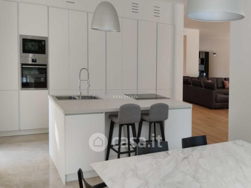 Villa in Via Alcide de Gasperi — foto 11 di 29