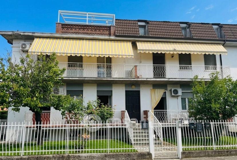 Trilocale in Via Abruzzi 27 — foto 10 di 23