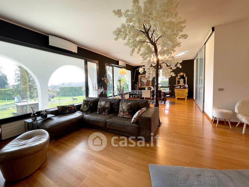 Villa in Via Alcide de Gasperi — foto 21 di 38