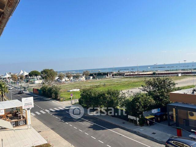 Trilocale in Lungomare Italia — foto 32 di 34