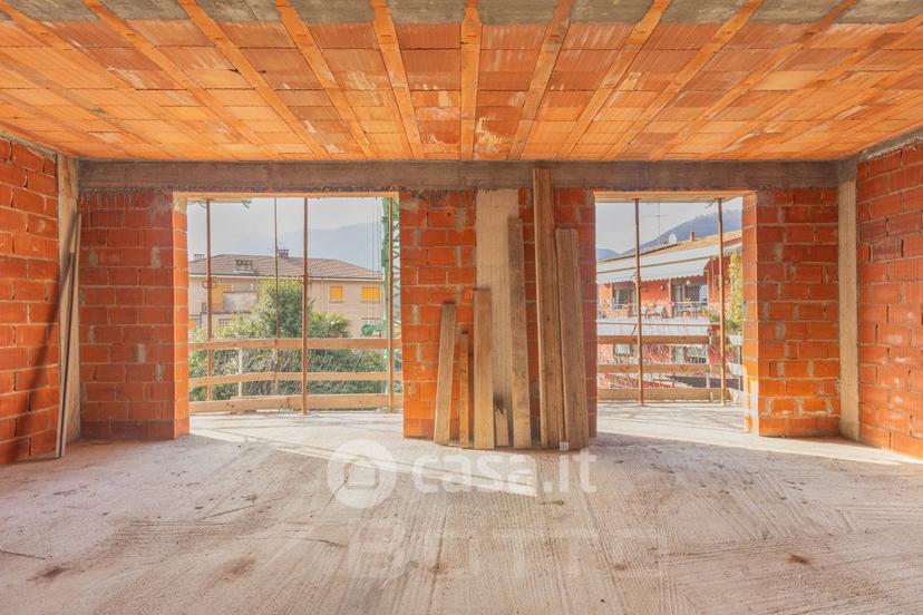 Villa in Vicolo Mergozzolo 20 — foto 3 di 48