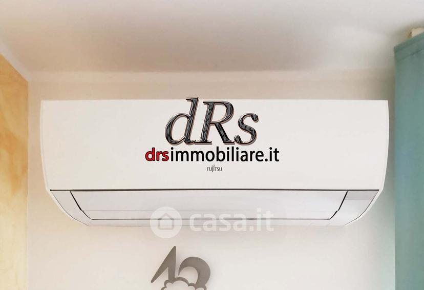 Quadrilocale in Via Umbria — foto 25 di 37