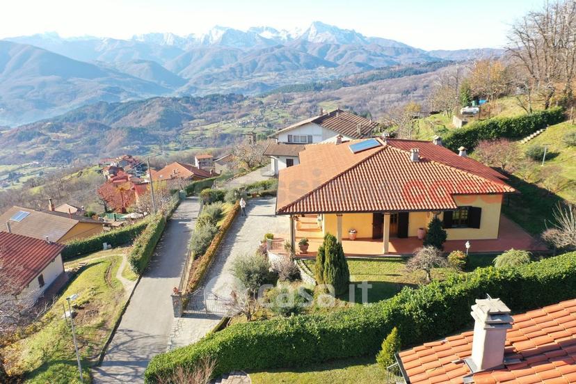 Villa in Via IV Novembre 6 -8 — foto 47 di 50