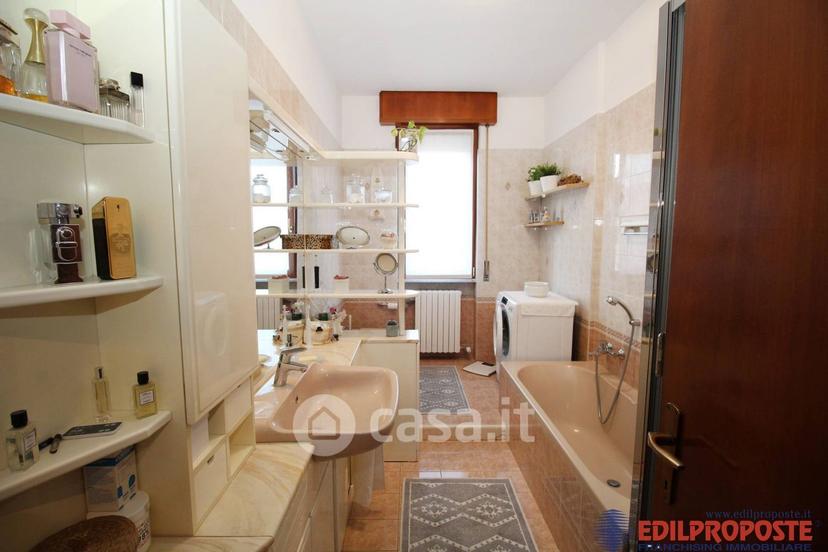 Trilocale in Via Como — foto 7 di 23