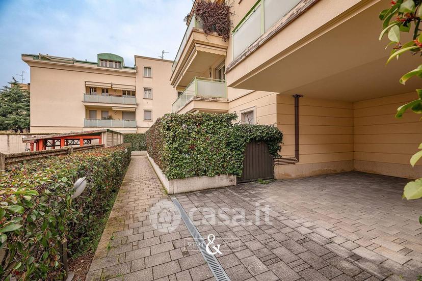 Trilocale in Via Lecco 190 — foto 24 di 32