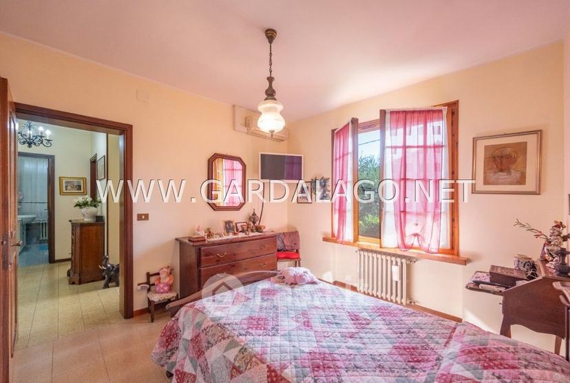 Villa in Via Carlo G. Battistoli — foto 5 di 37