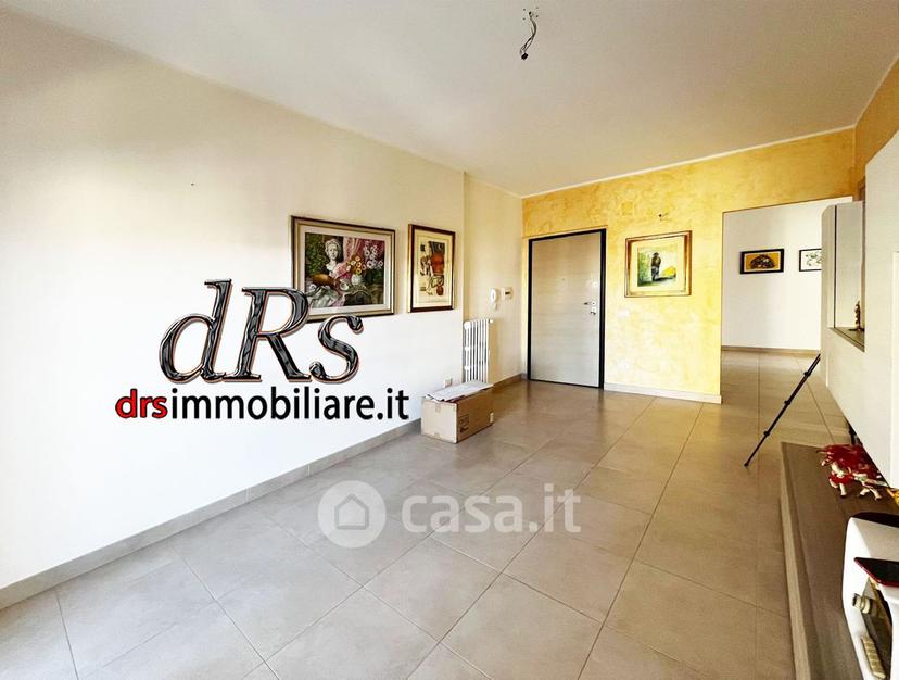 Quadrilocale in Via Umbria — foto 4 di 37