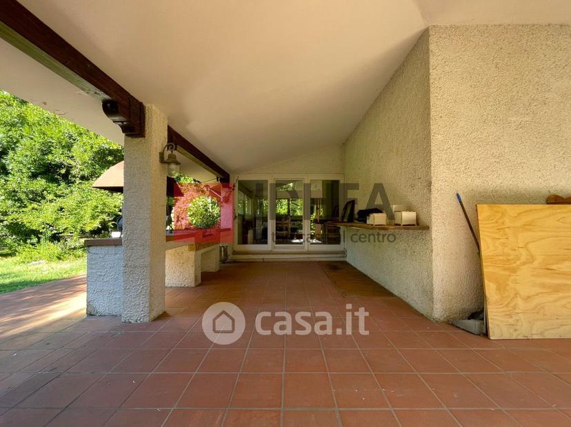 Villa in Via IV Novembre — foto 13 di 39