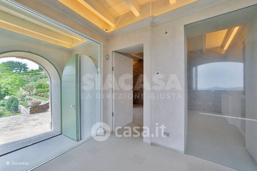 Villa in Via Belvedere 37 — foto 20 di 95