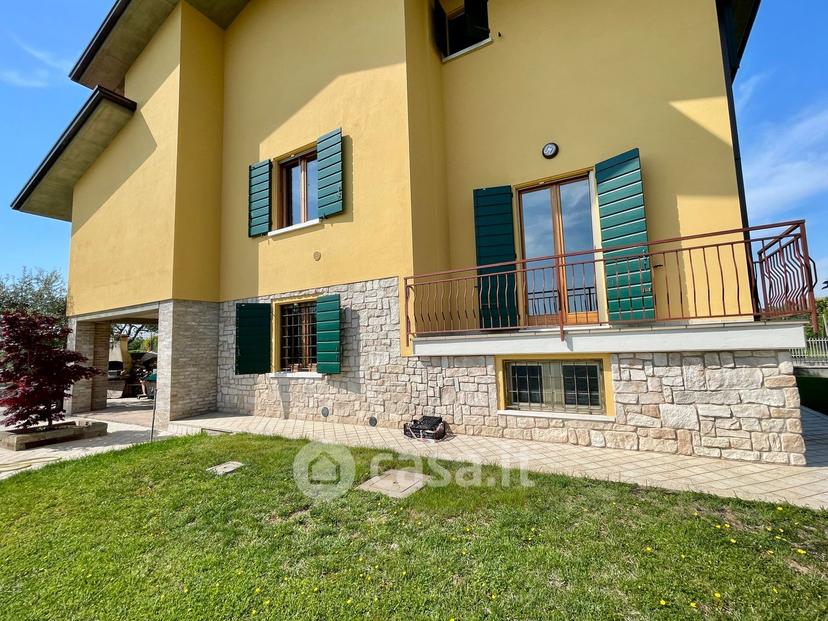 Villa in Via Isabella d'Este — foto 19 di 27