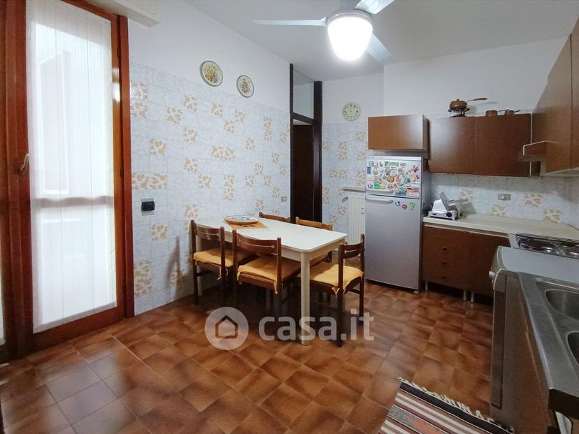 Quadrilocale in Via Carlo Cattaneo 36 — foto 2 di 36