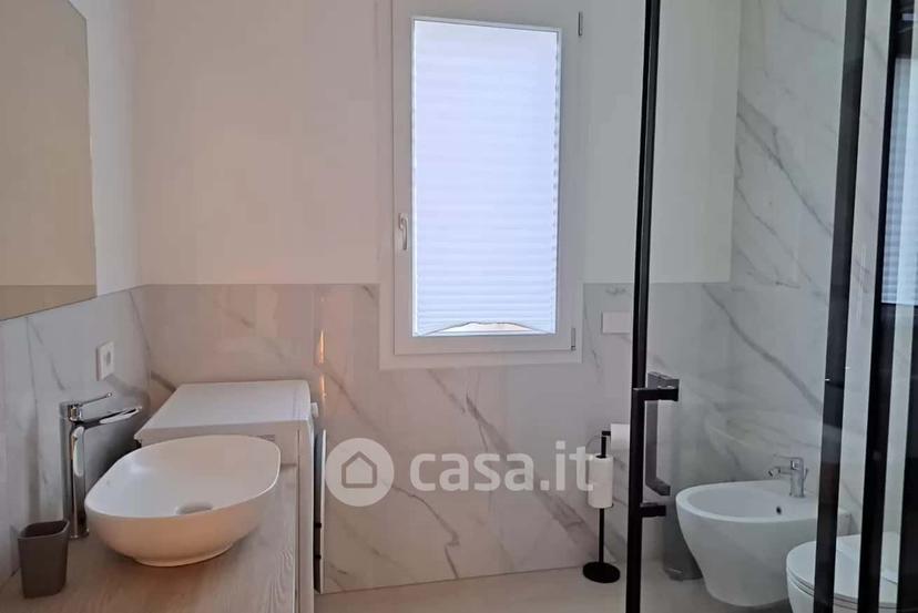 Bilocale in Via Bellinzona 52 — foto 10 di 20