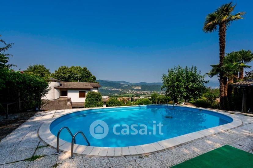 Villa in Via Francesco Petrarca — foto 20 di 22