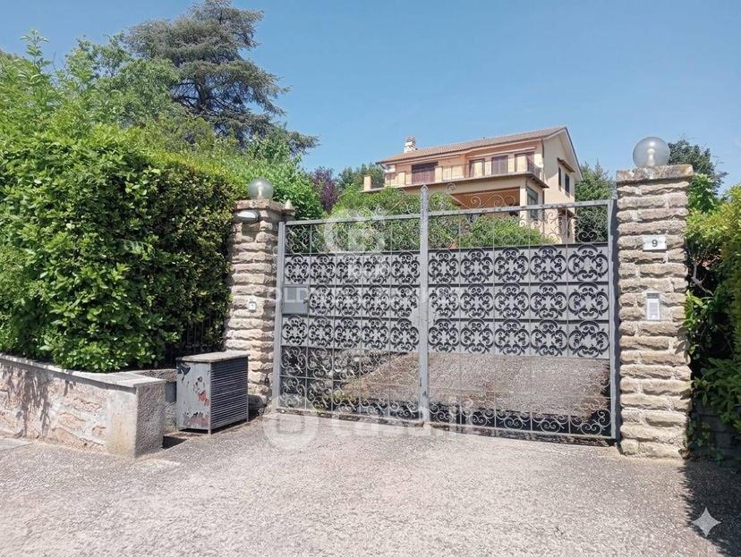 Villa in Via delle Ginestre 9 — foto 15 di 40
