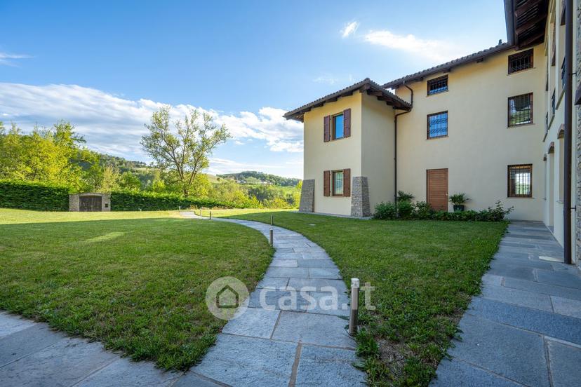 Villa in Corso Langhe — foto 13 di 16